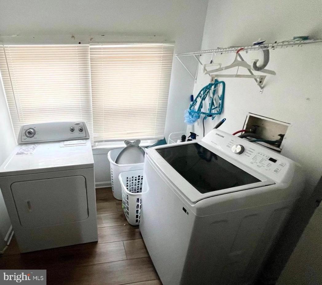 810 North Division Street Salisbury, MD 21801 - Photo 27 of 38 a utility room with dryer and washer