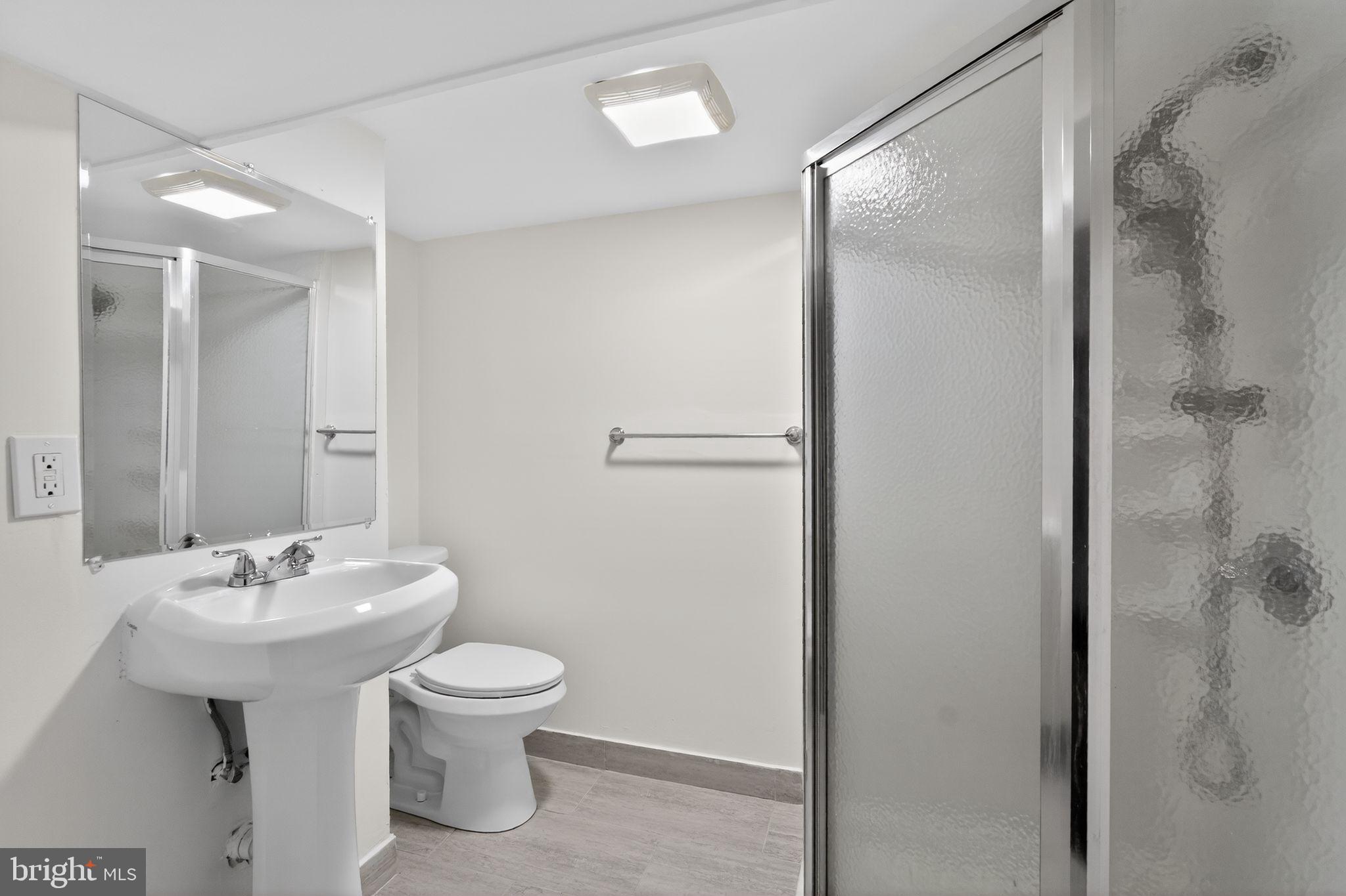 642 Rively Avenue Collingdale, PA 19023 - Photo 30 of 34 Full bathroom in basement