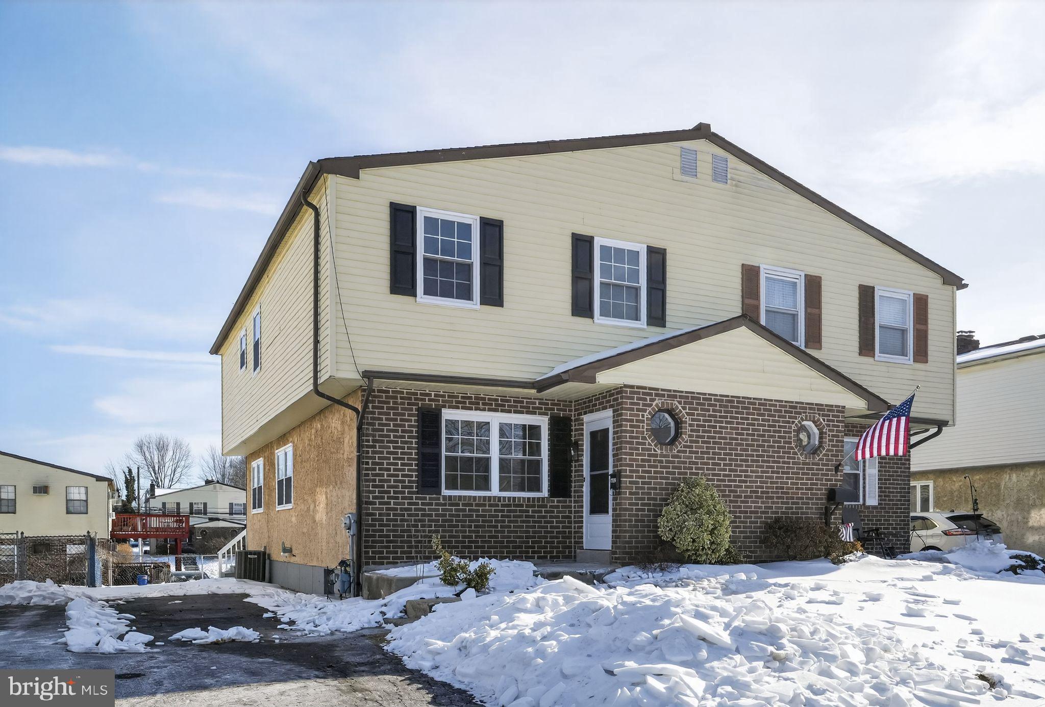 642 Rively Avenue Collingdale, PA 19023 - Photo 3 of 34 Exterior front
