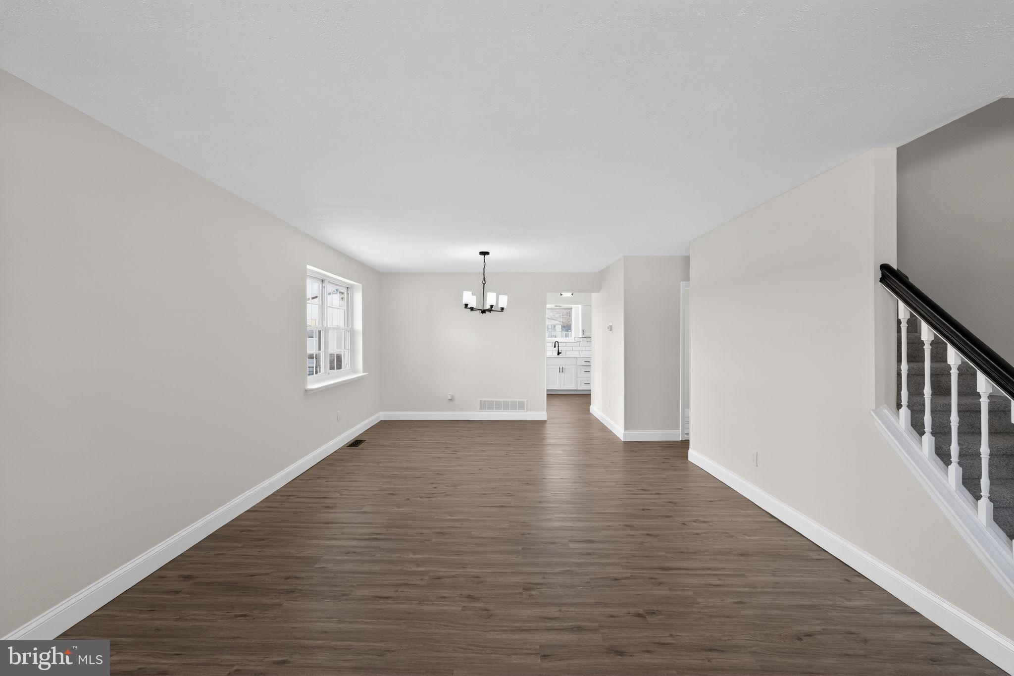 642 Rively Avenue Collingdale, PA 19023 - Photo 9 of 34 Living/dining room.