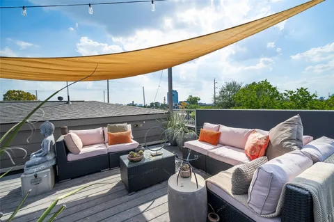 $640,000 | 2303 Whitney Street, Unit A, Houston, TX 77006