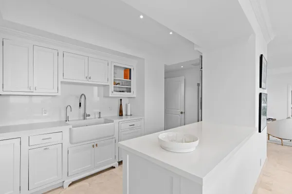$20,000 | 150 Bradley Place, Unit 615, Palm Beach, FL 33480
