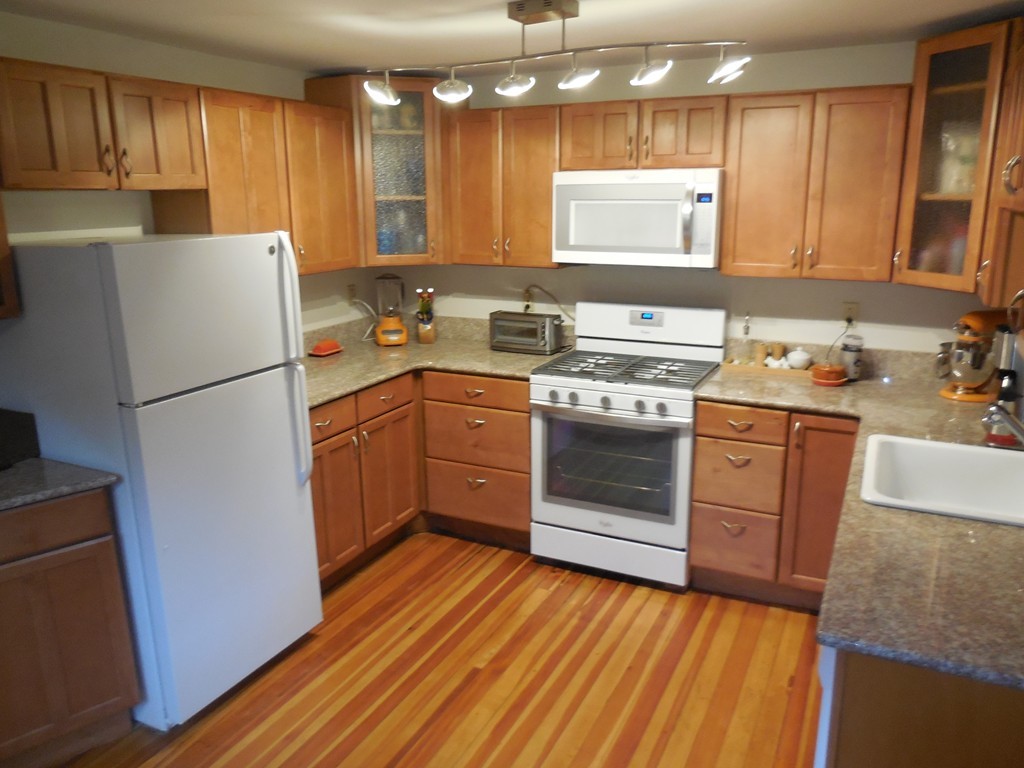 123 Bridge Road Northampton, MA 01062 - Photo 8 of 27
