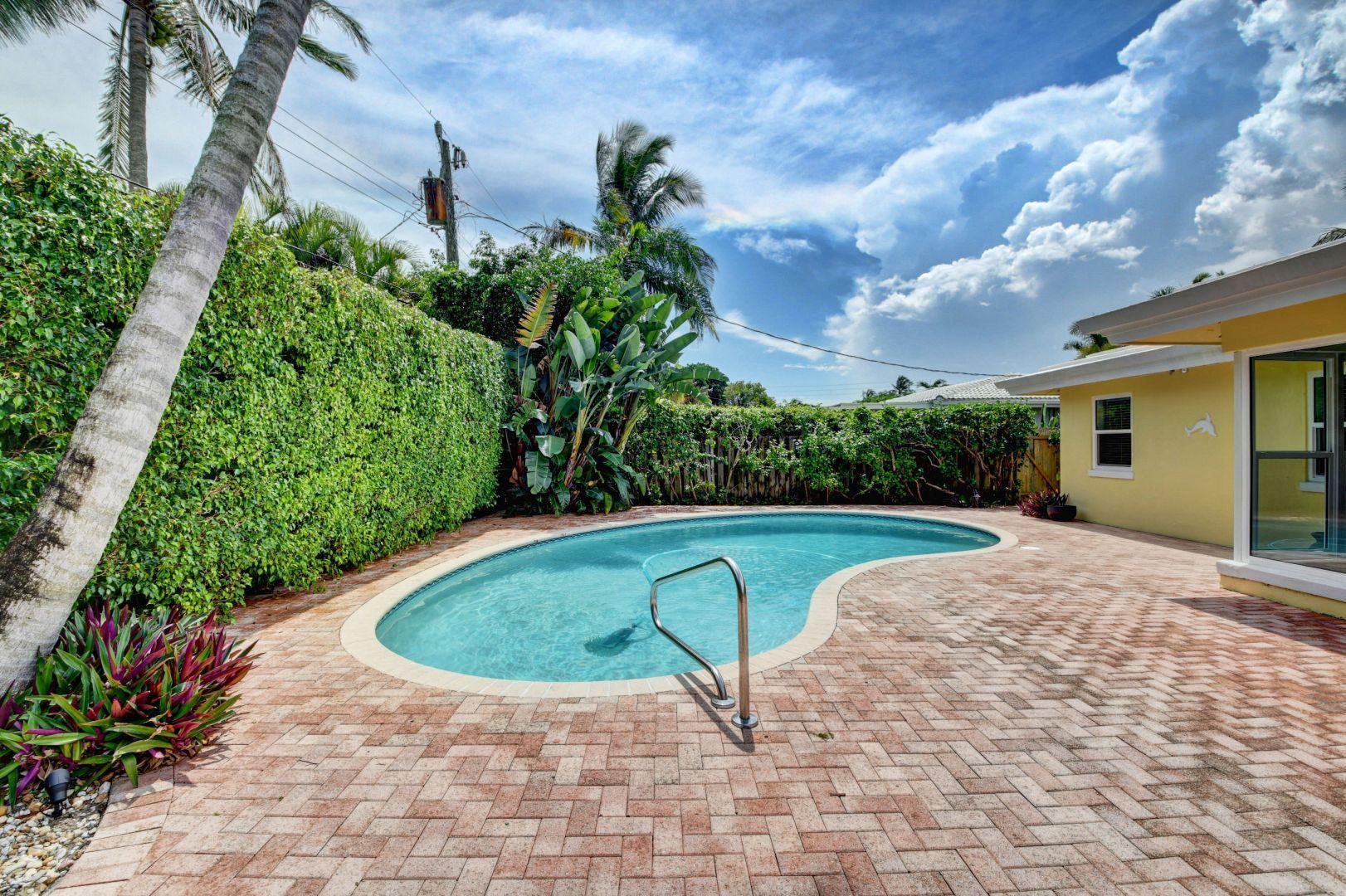 470 Northeast Spanish Trail Boca Raton, FL 33432 - Photo 35 of 42 POOL AND PATIO