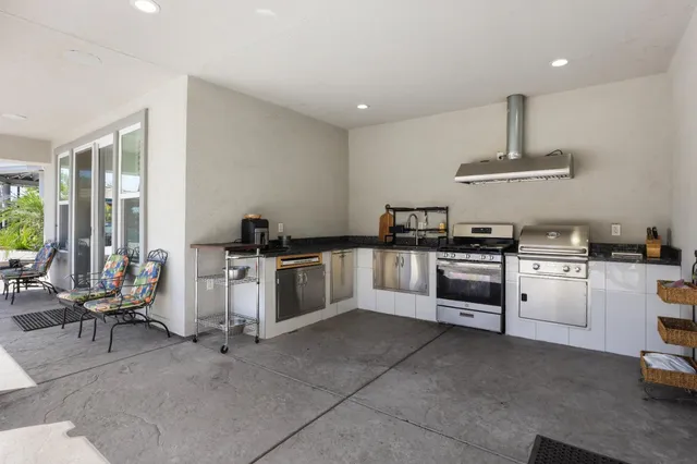 $3,000,000 | 4600 Tudor Rose Glen, Stockton, CA 95212