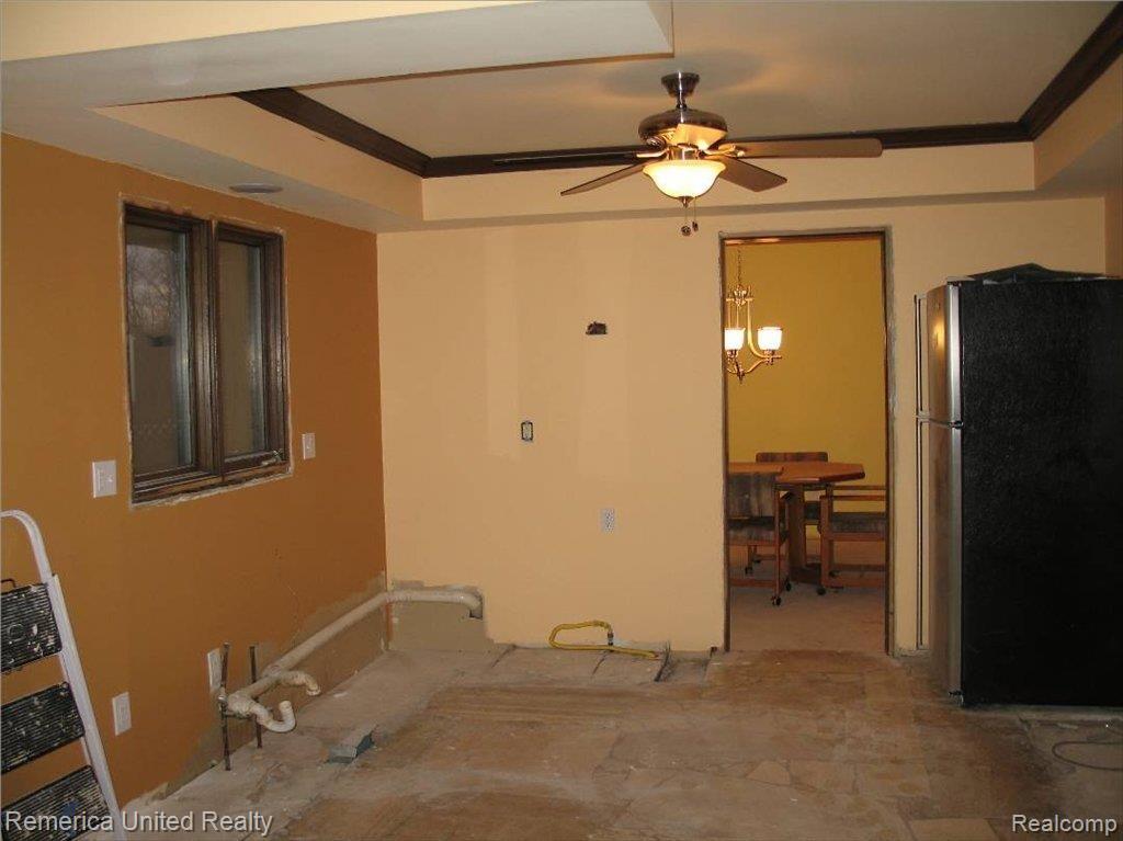 3371 South John Hix Road Wayne, MI 48184 - Photo 7 of 17 dining room