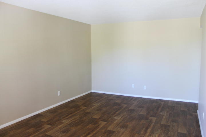 6240 Old Point Road, Unit B2 Hanahan, SC 29410 - Photo 2 of 8 20170828151356198904000000-o