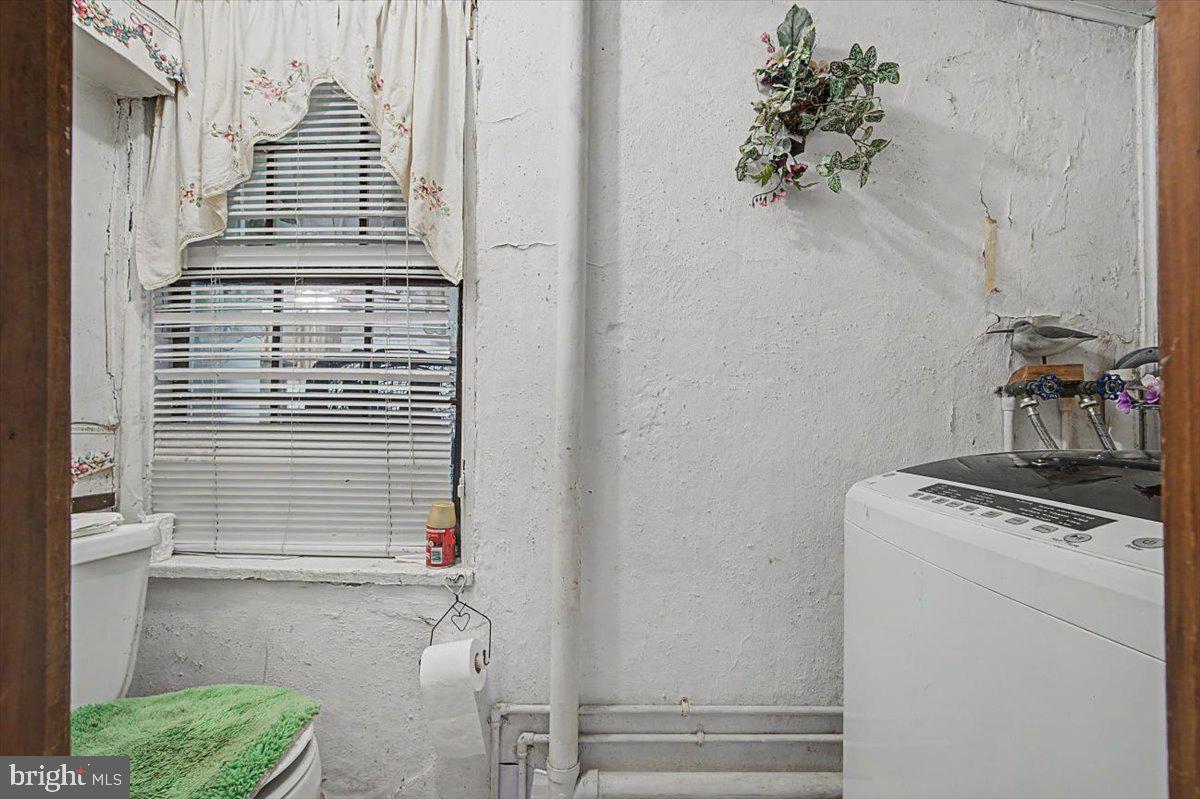 547 Church Hill Road Landenberg, PA 19350 - Photo 13 of 37 Main level full bathroom