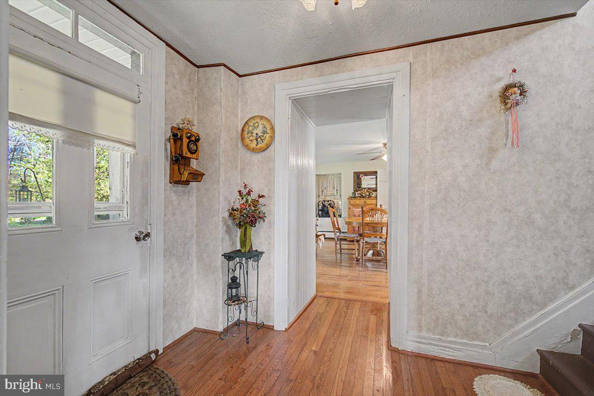 547 Church Hill Road Landenberg, PA 19350 - Photo 8 of 37 Foyer