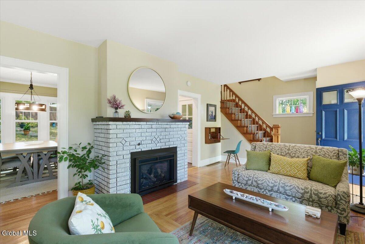 1505 Van Antwerp Road Niskayuna, NY 12309 - Photo 4 of 34 16-009_MW2_9618
