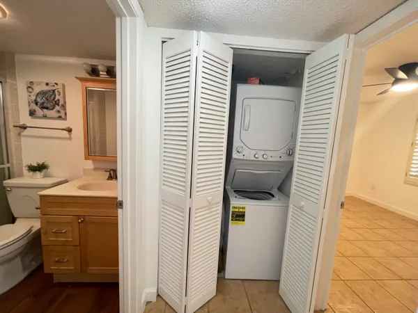 $2,200 | 896 North Federal Highway, Unit 431, Lantana, FL 33462