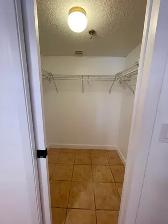 $2,200 | 896 North Federal Highway, Unit 431, Lantana, FL 33462