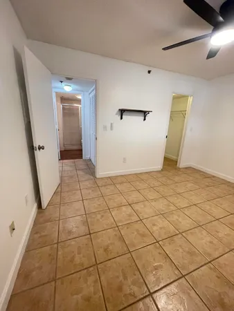 $2,200 | 896 North Federal Highway, Unit 431, Lantana, FL 33462