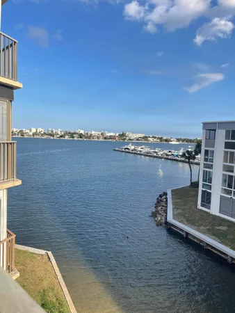 $2,200 | 896 North Federal Highway, Unit 431, Lantana, FL 33462