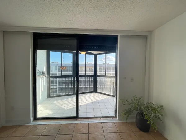 $2,200 | 896 North Federal Highway, Unit 431, Lantana, FL 33462