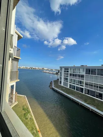 $2,200 | 896 North Federal Highway, Unit 431, Lantana, FL 33462