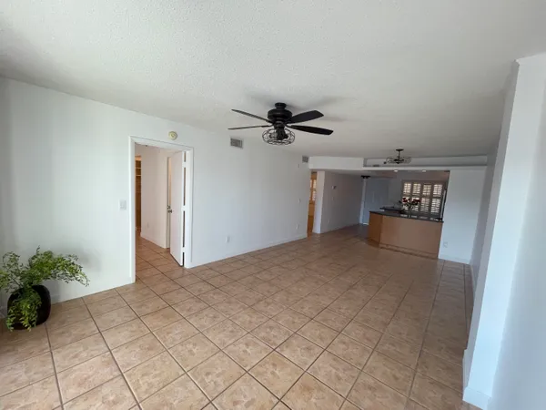 $2,200 | 896 North Federal Highway, Unit 431, Lantana, FL 33462