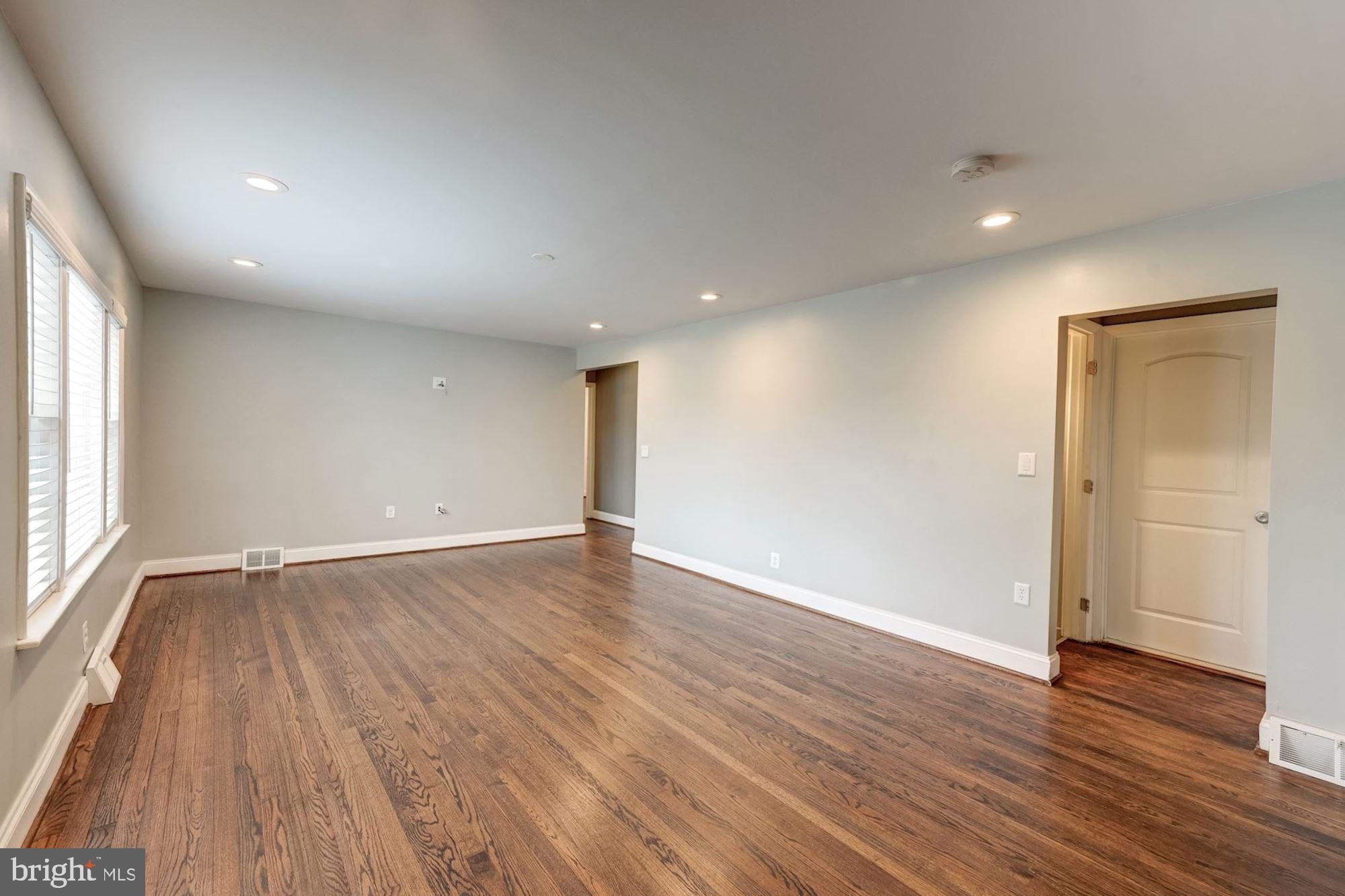1525 Ridge Road Westminster, MD 21157 - Photo 16 of 40 Family Room