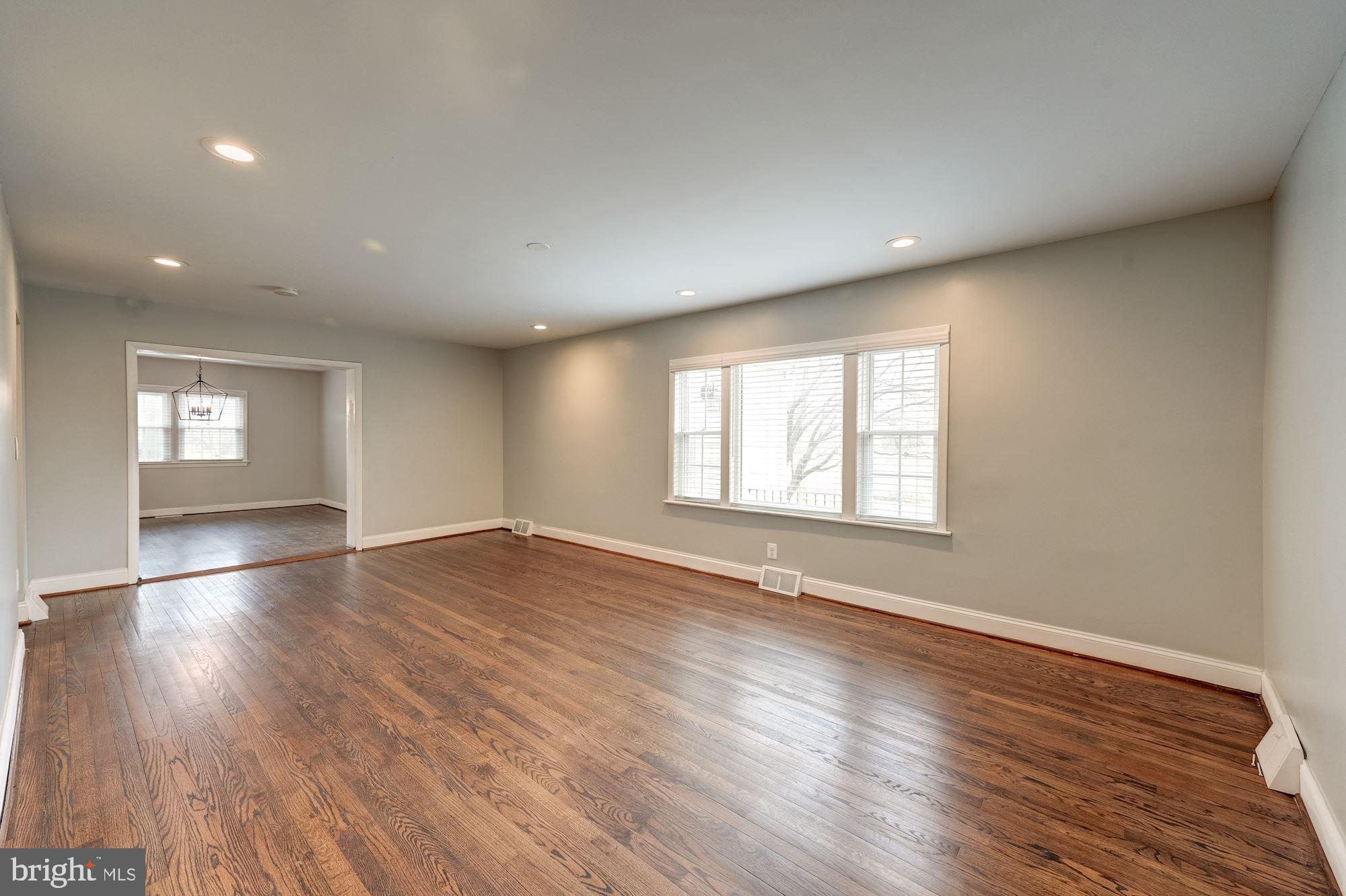 1525 Ridge Road Westminster, MD 21157 - Photo 18 of 40 Family Room