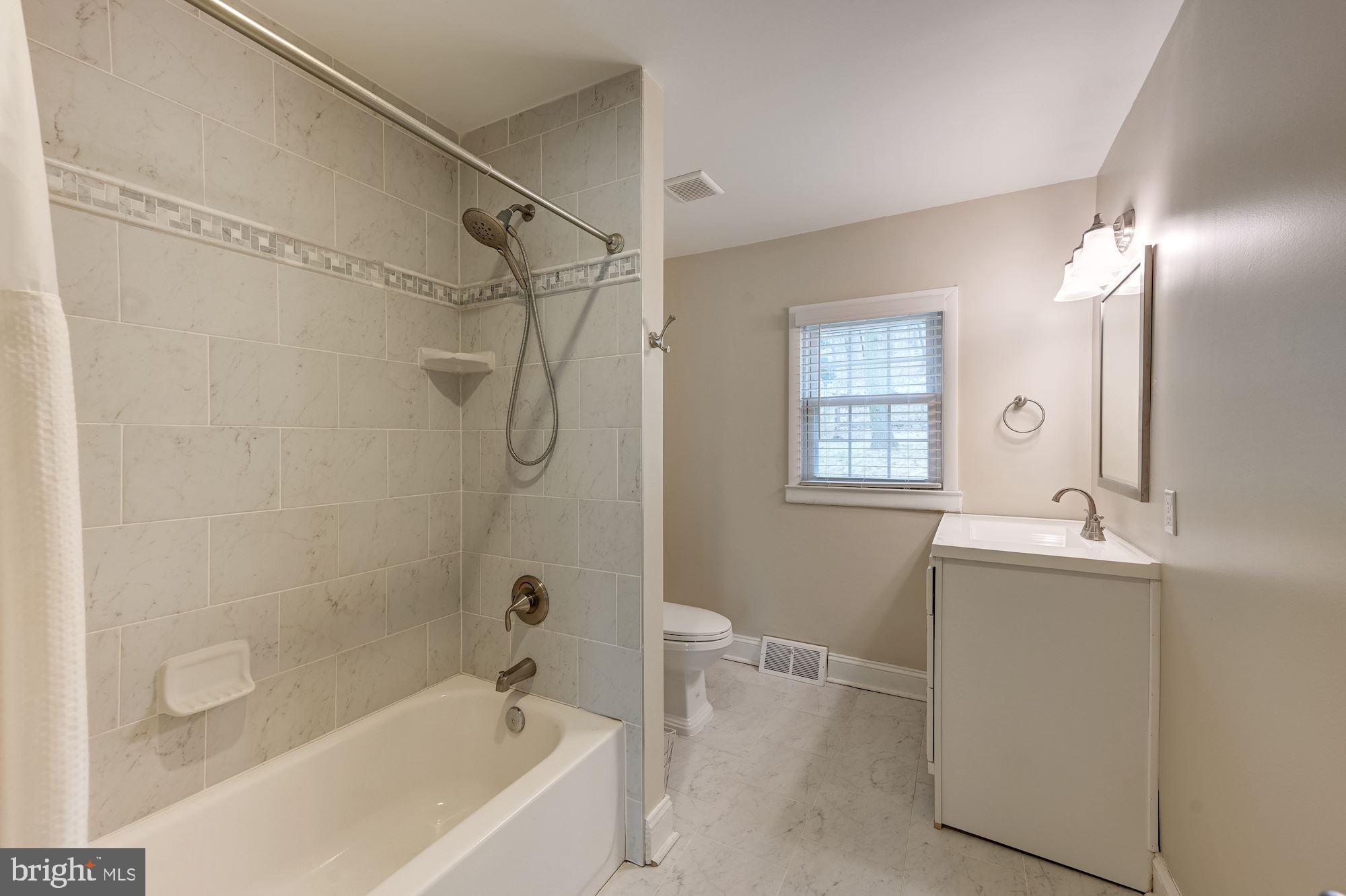 1525 Ridge Road Westminster, MD 21157 - Photo 27 of 40 Bath