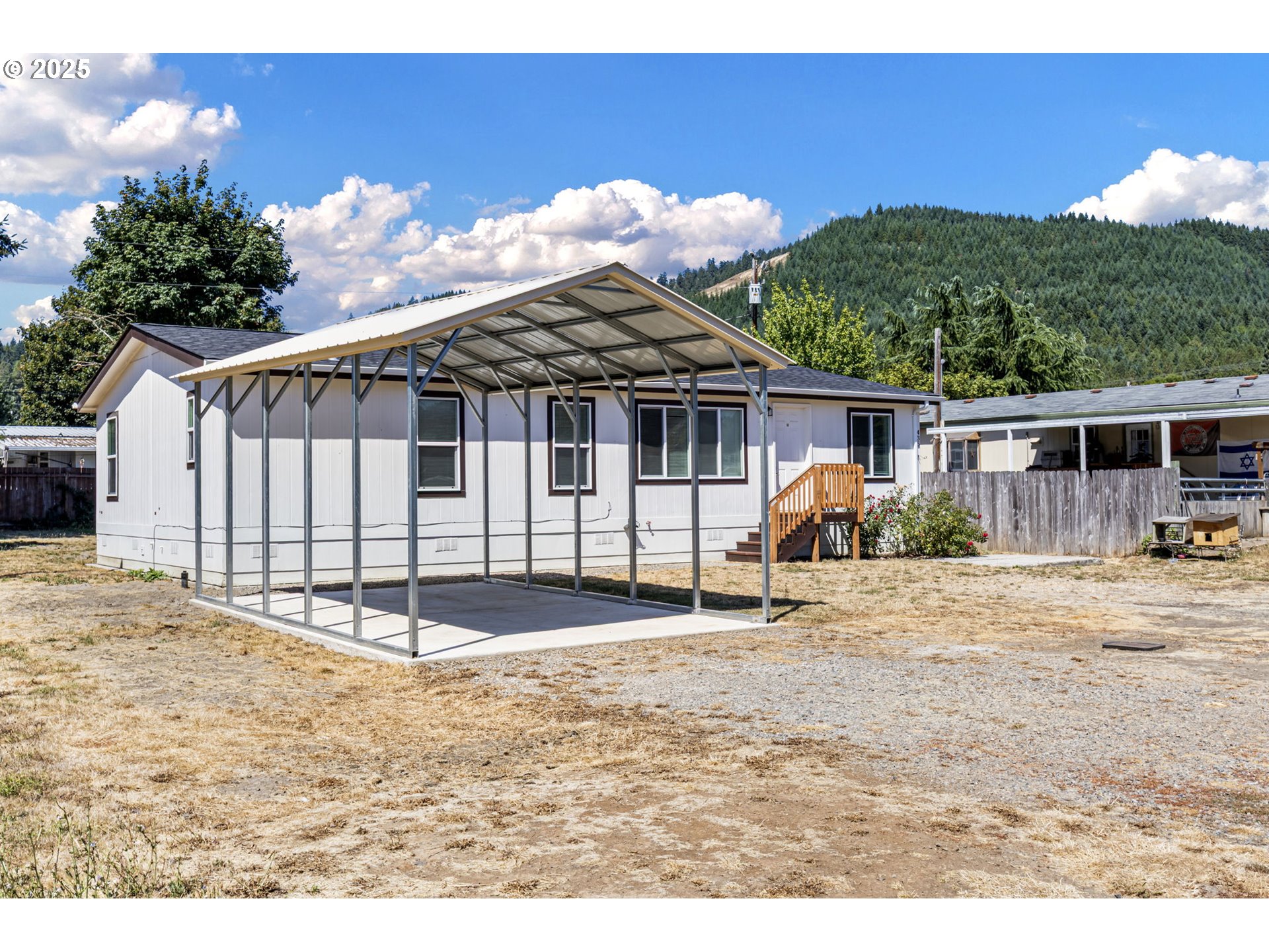 435 Spruce Street Yoncalla, OR 97499 - Photo 5 of 40