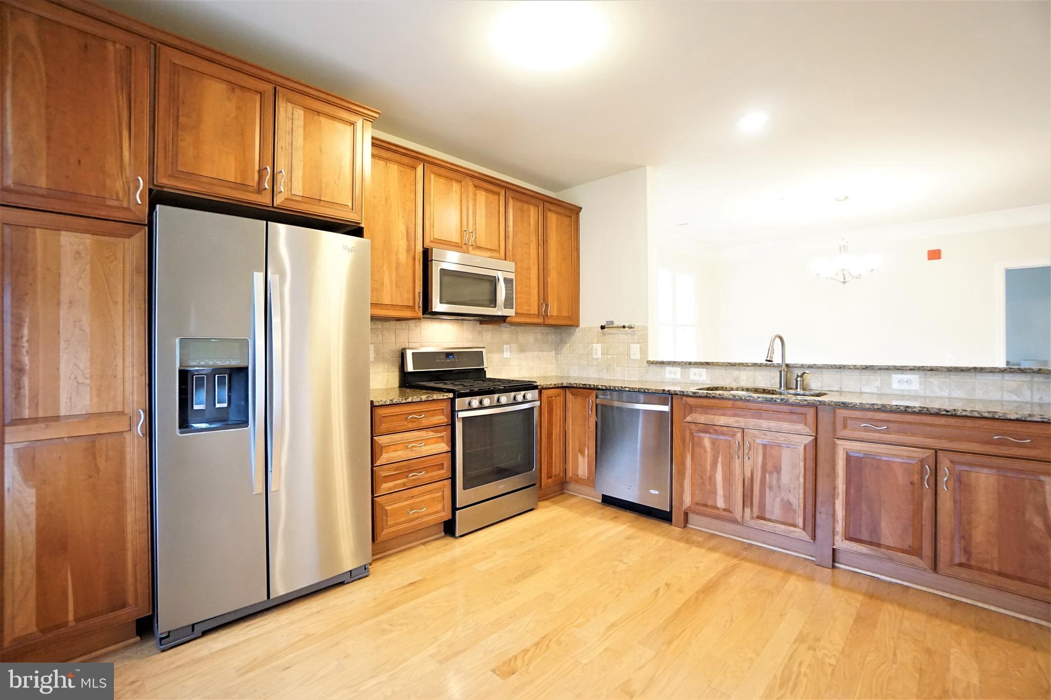 20600 Hope Spring Terrace, Unit 301 Ashburn, VA 20147 - Photo 16 of 33 Kitchen.