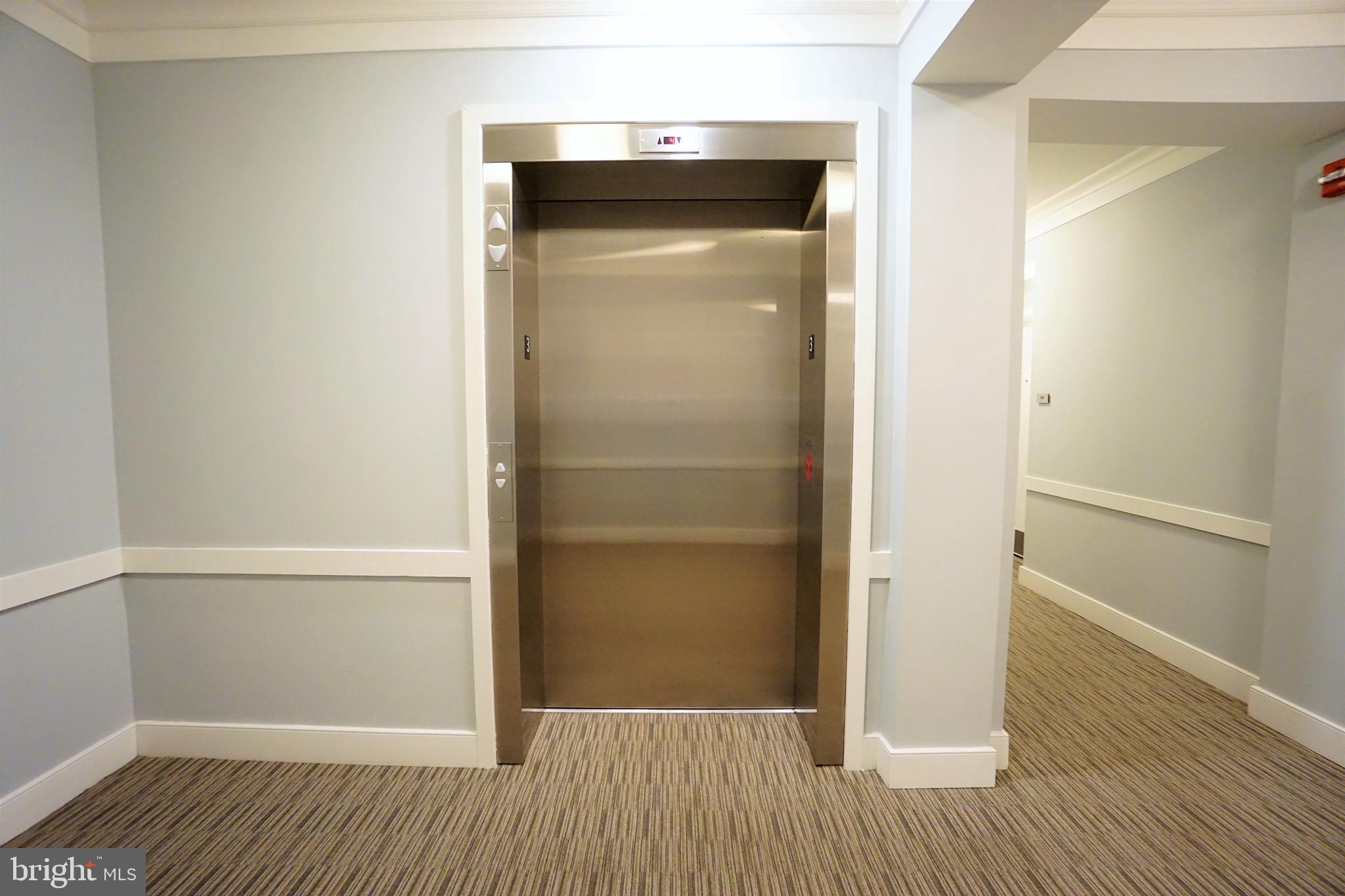 20600 Hope Spring Terrace, Unit 301 Ashburn, VA 20147 - Photo 6 of 33 Elevator.