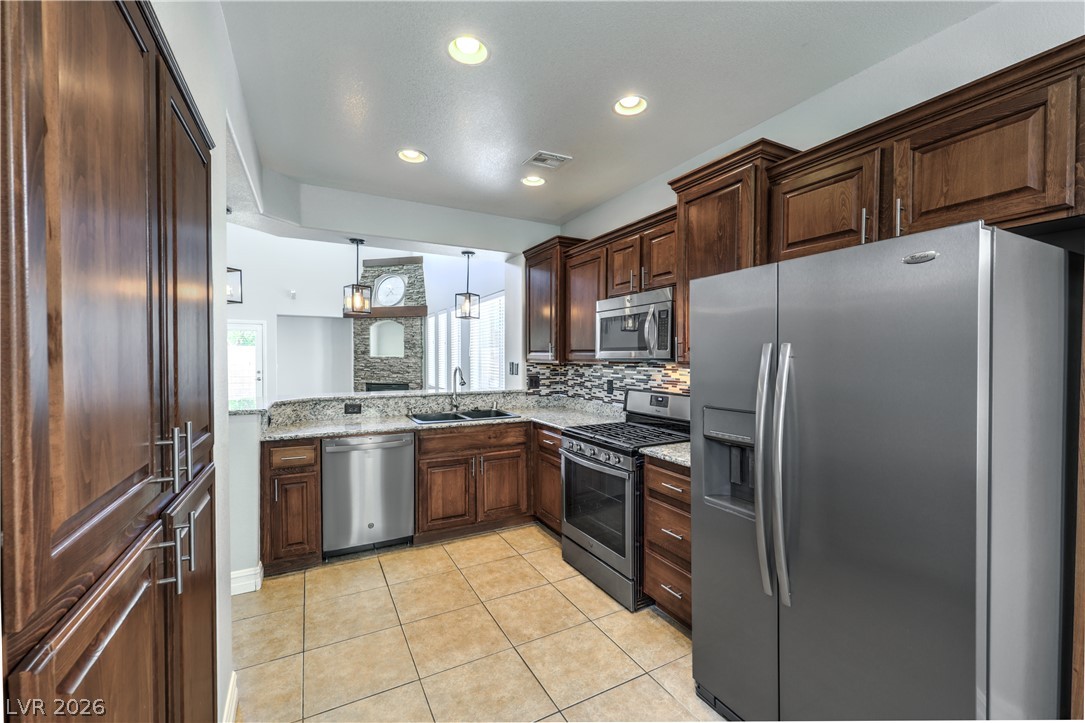 10731 Drake Ridge Avenue Las Vegas, NV 89166 - Photo 11 of 43