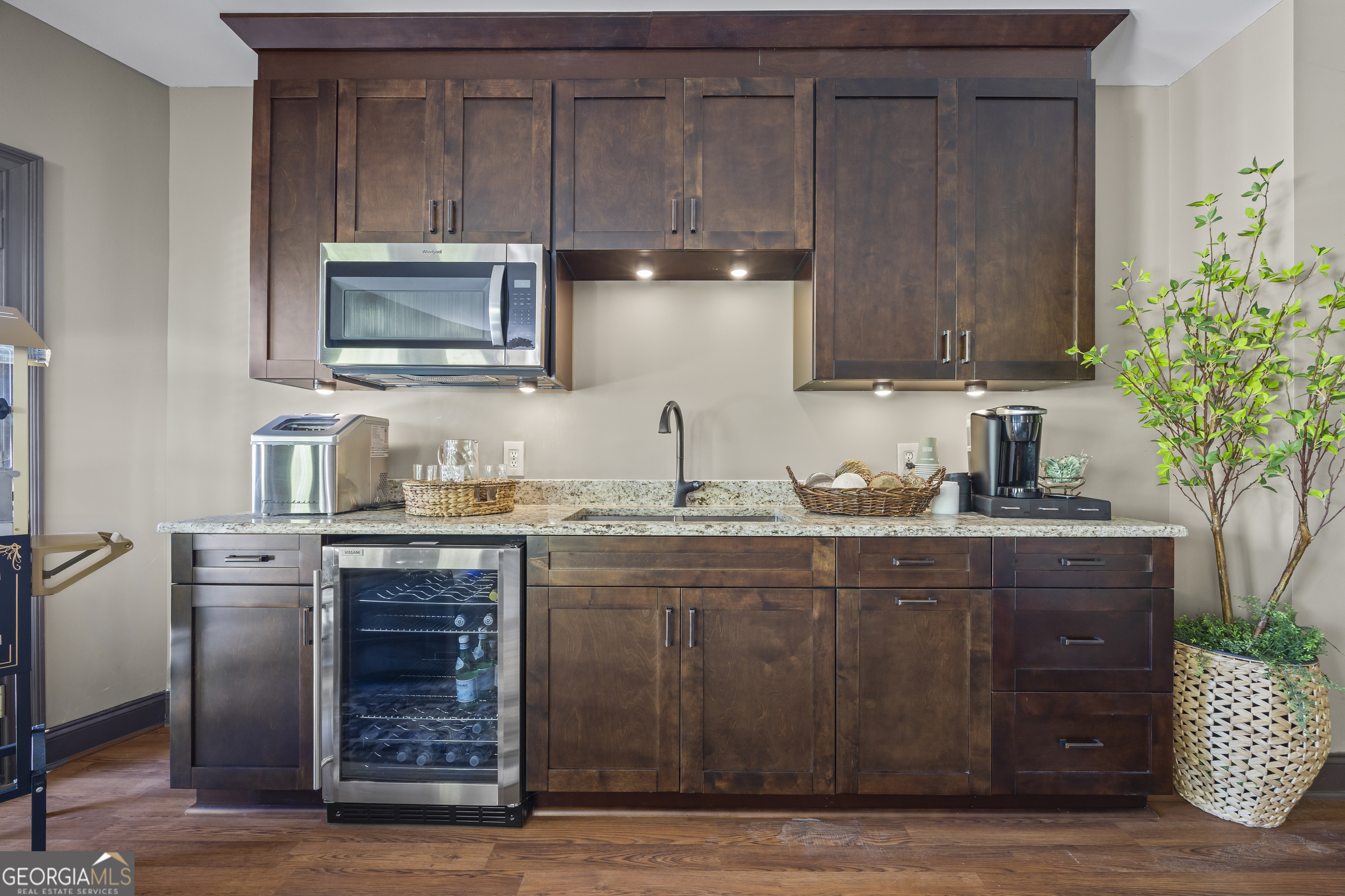 159 Zeppelin Strasse Helen, GA 30545 - Photo 70 of 95 a kitchen with stainless steel appliances granite countertop a sink and a microwave
