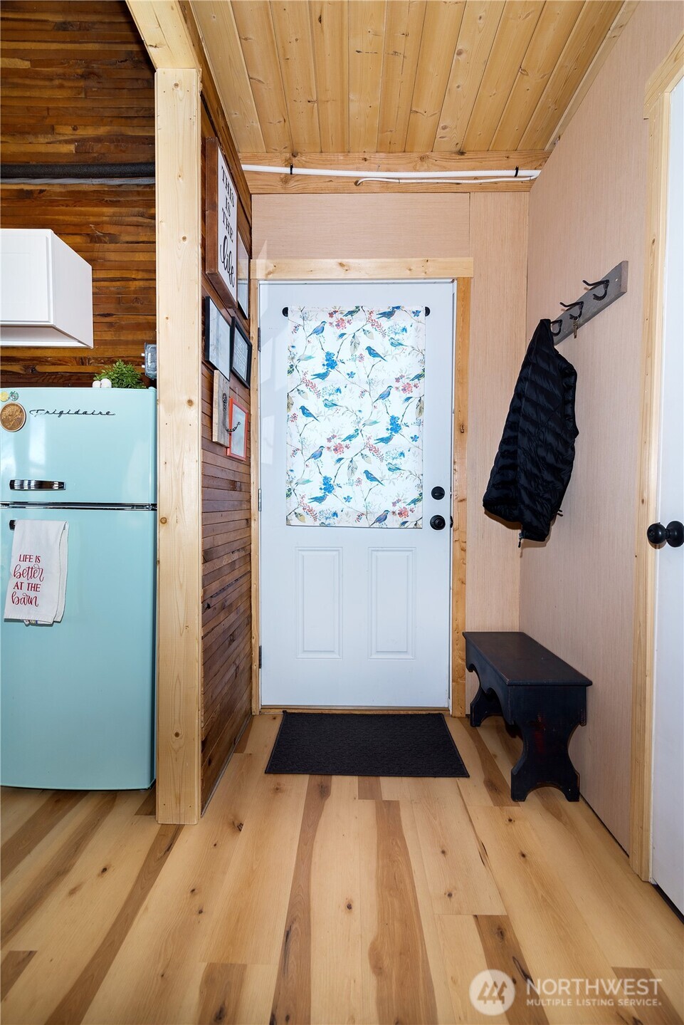 5920 4th Parallel Road Ellensburg, WA 98926 - Photo 13 of 30 a view of entryway with a rug