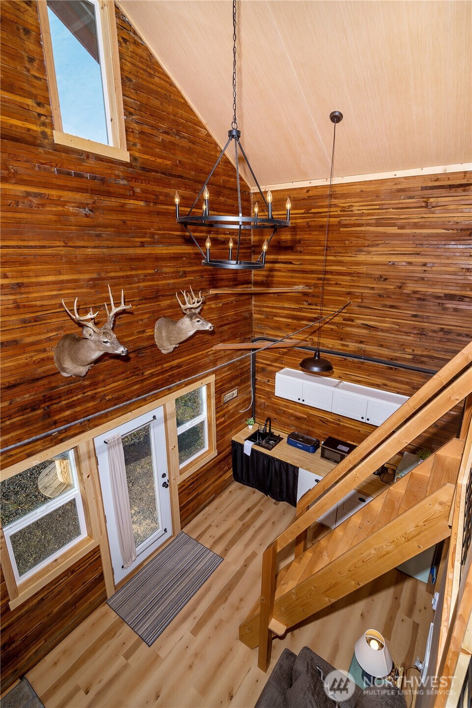 5920 4th Parallel Road Ellensburg, WA 98926 - Photo 24 of 30 a view of a balcony with an ocean