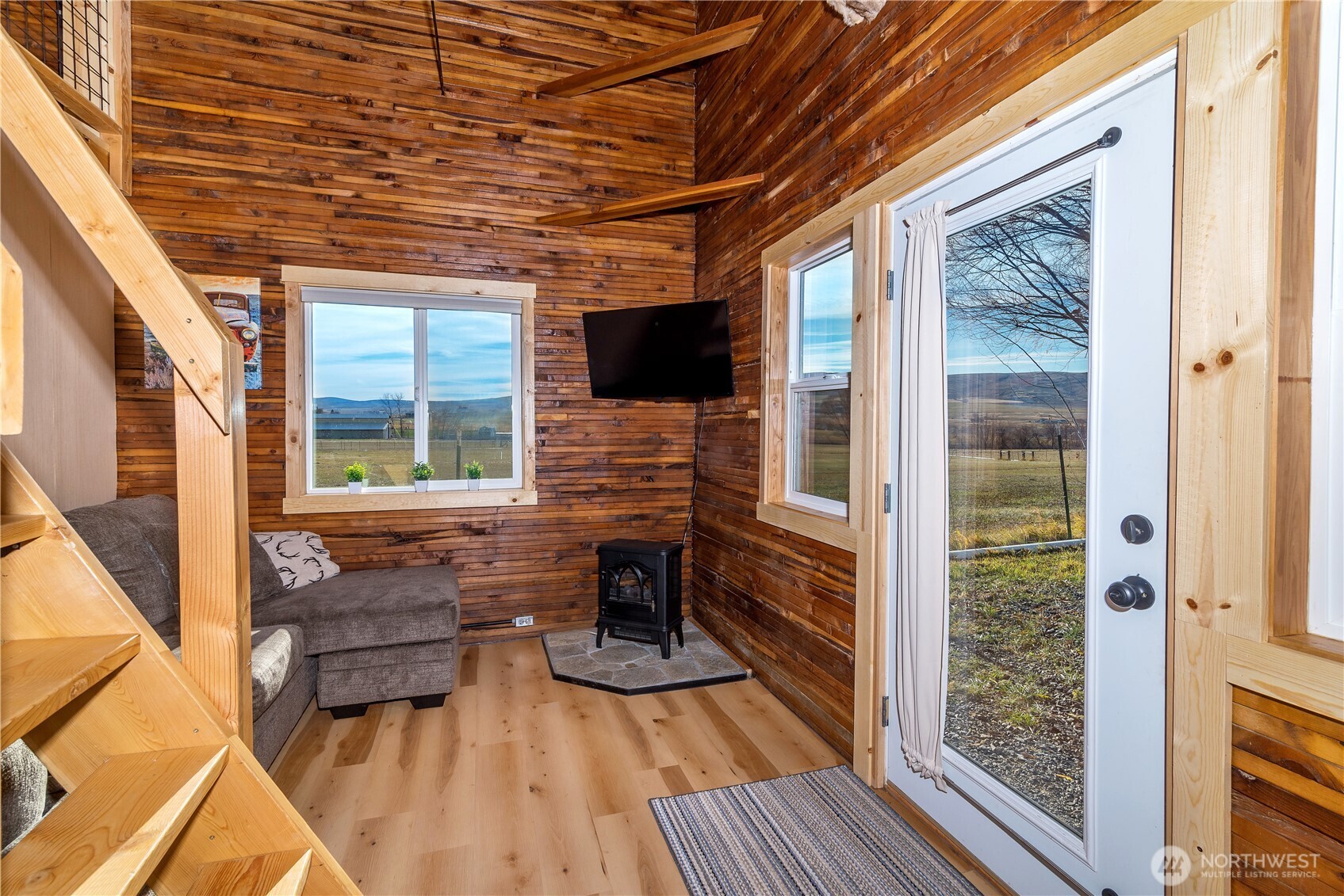 5920 4th Parallel Road Ellensburg, WA 98926 - Photo 6 of 30 a view of deck with patio