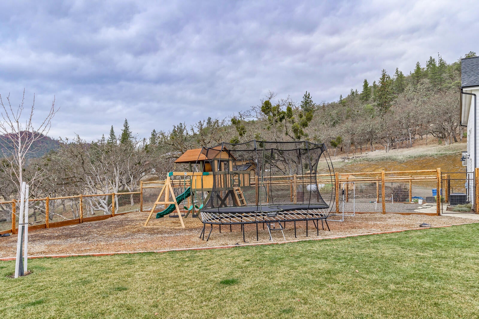 3043 Brophy Road Eagle Point, OR 97524 - Photo 47 of 68 15_BR_15_mls