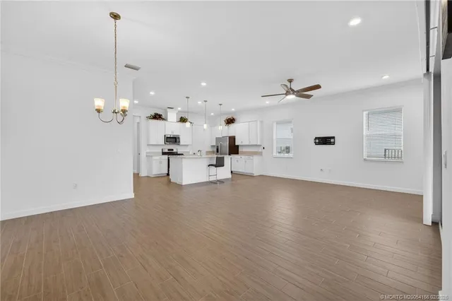 $479,900 | 607 Southeast Mulberry Way, Port St. Lucie, FL 34984