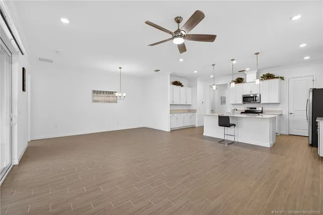 $479,900 | 607 Southeast Mulberry Way, Port St. Lucie, FL 34984