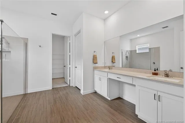 $479,900 | 607 Southeast Mulberry Way, Port St. Lucie, FL 34984