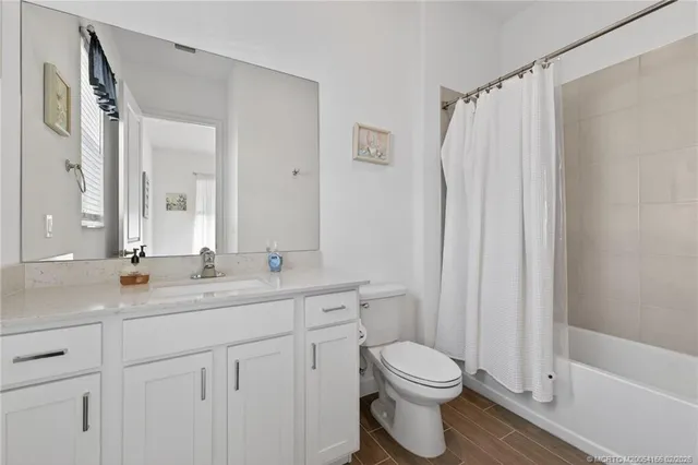 $479,900 | 607 Southeast Mulberry Way, Port St. Lucie, FL 34984