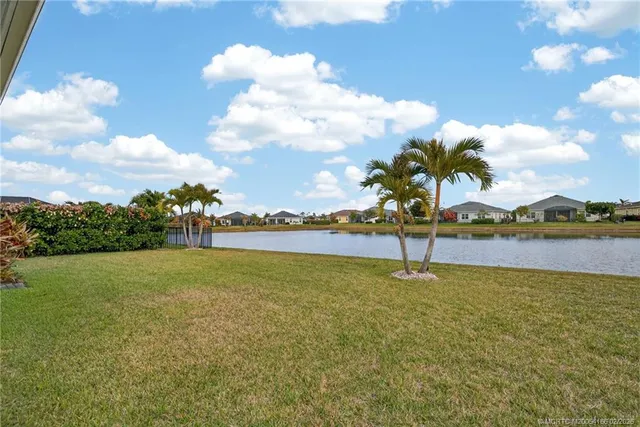 $479,900 | 607 Southeast Mulberry Way, Port St. Lucie, FL 34984