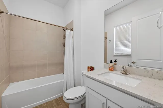 $479,900 | 607 Southeast Mulberry Way, Port St. Lucie, FL 34984