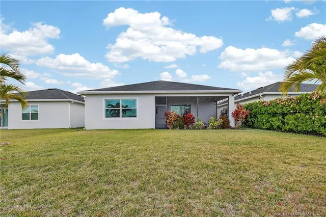 $479,900 | 607 Southeast Mulberry Way, Port St. Lucie, FL 34984