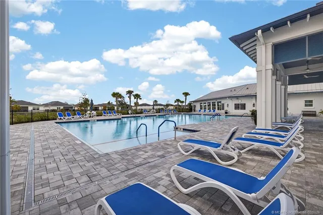 $479,900 | 607 Southeast Mulberry Way, Port St. Lucie, FL 34984