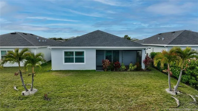 $479,900 | 607 Southeast Mulberry Way, Port St. Lucie, FL 34984