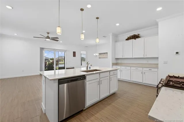 $479,900 | 607 Southeast Mulberry Way, Port St. Lucie, FL 34984