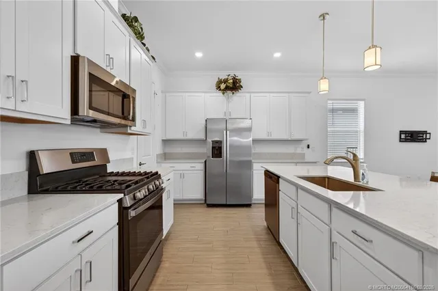 $479,900 | 607 Southeast Mulberry Way, Port St. Lucie, FL 34984