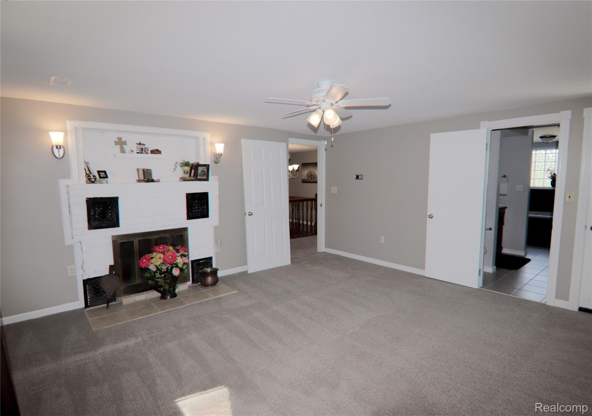 11156 Fenton Road Fenton, MI 48430 - Photo 10 of 22 11156 Fenton Rd - Master Bedroom.jpg