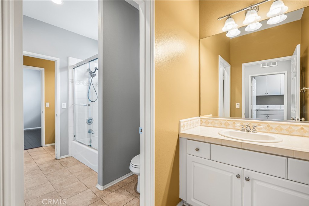 11500 Santini Lane Porter Ranch, CA 91326 - Photo 25 of 39 JACK AND JILL BATHROOM