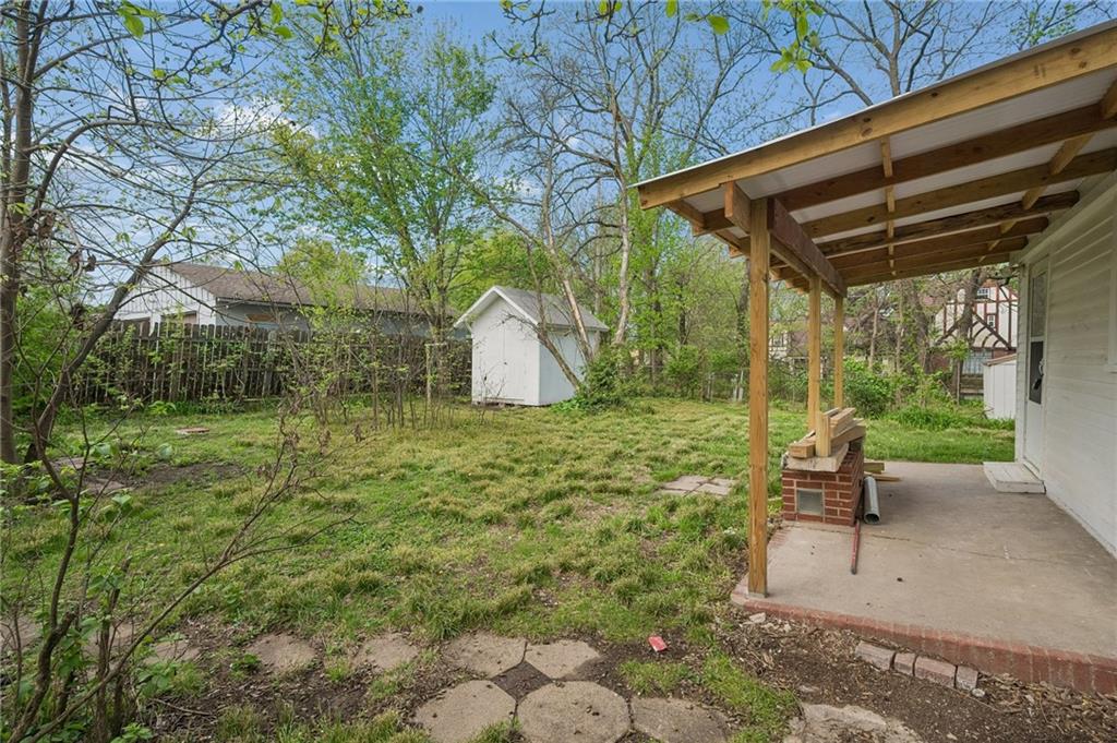 11605 East Winner Road Independence, MO 64052 - Photo 28 of 30