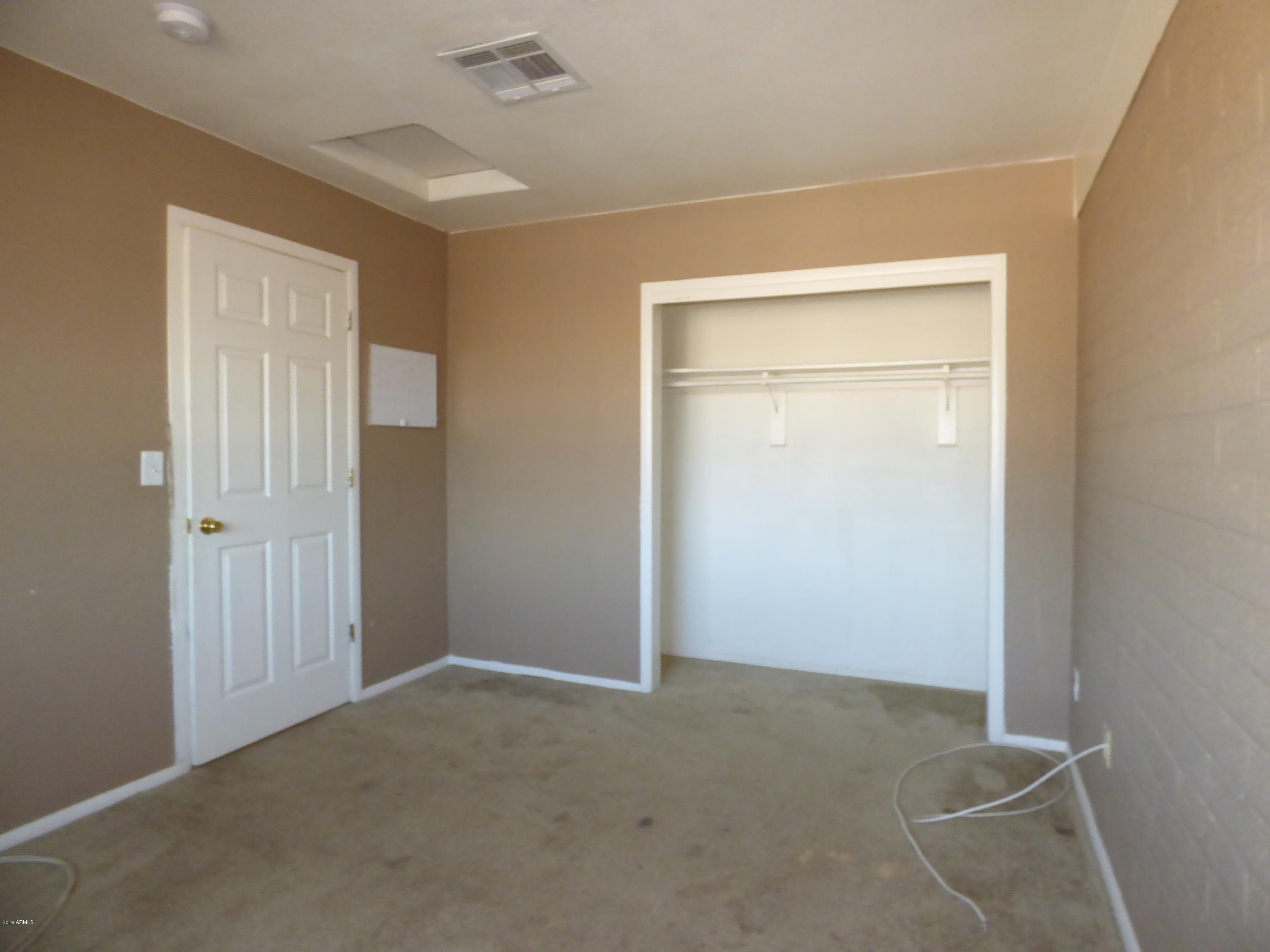 2023 West Roeser Road Phoenix, AZ 85041 - Photo 7 of 23 P1240905
