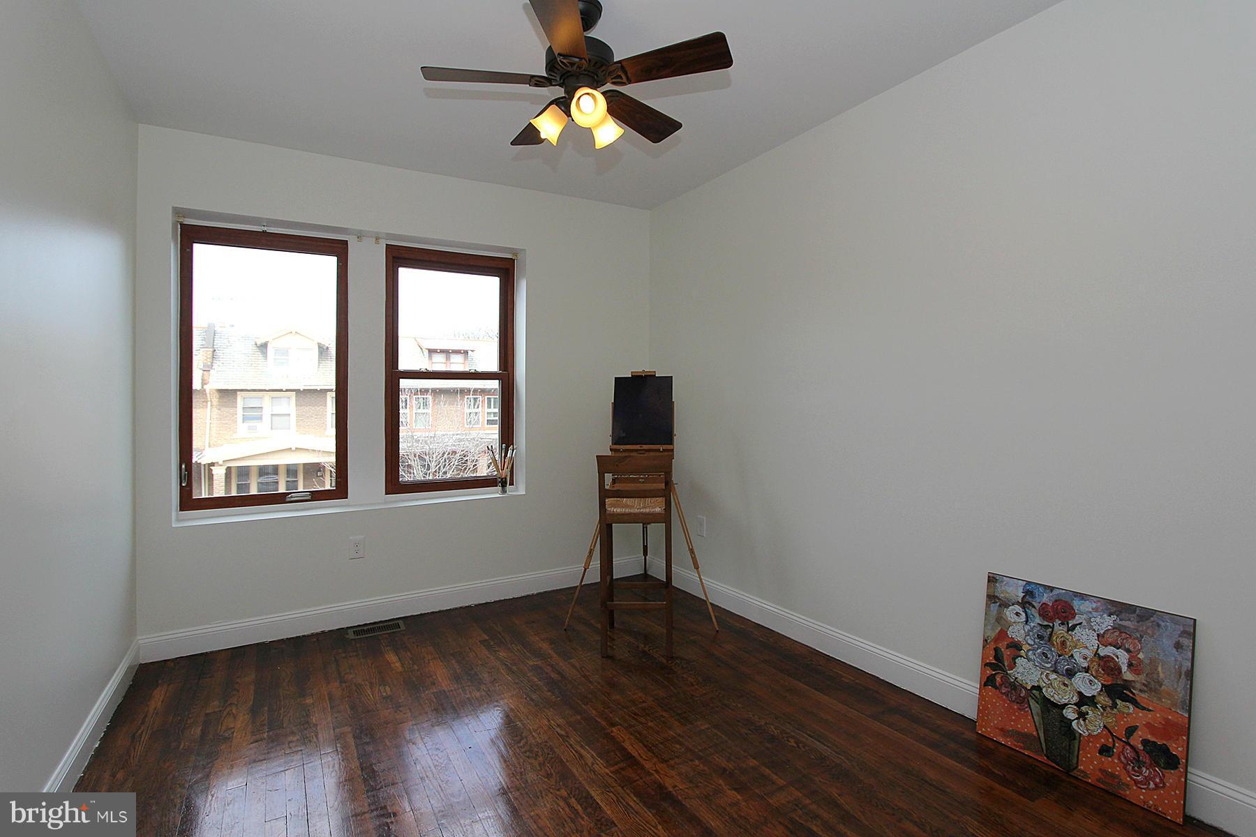 1520 Spring Place Northwest Washington, DC 20010 - Photo 19 of 29 Bedroom