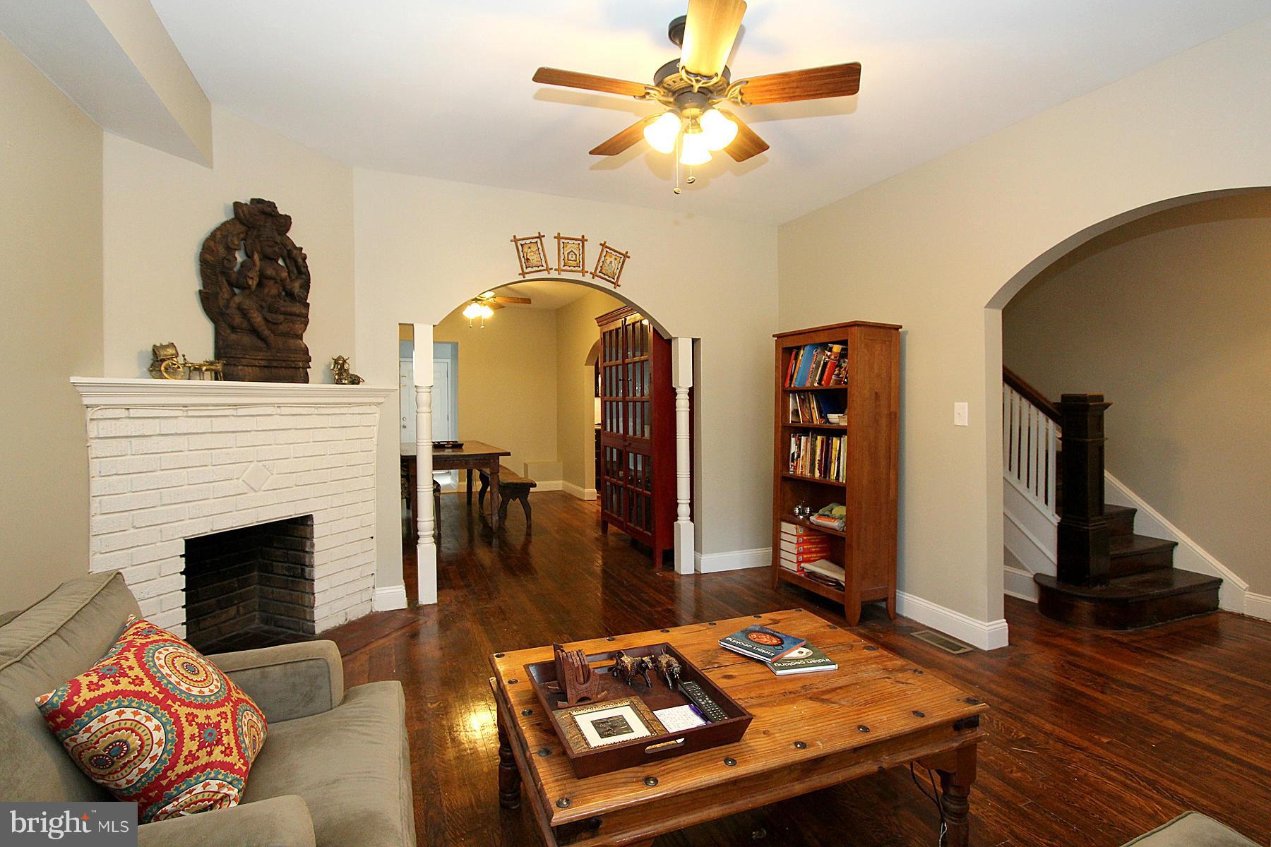 1520 Spring Place Northwest Washington, DC 20010 - Photo 5 of 29 Living Room